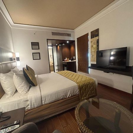 Iris The Business Hotel Bangalore Bagian luar foto