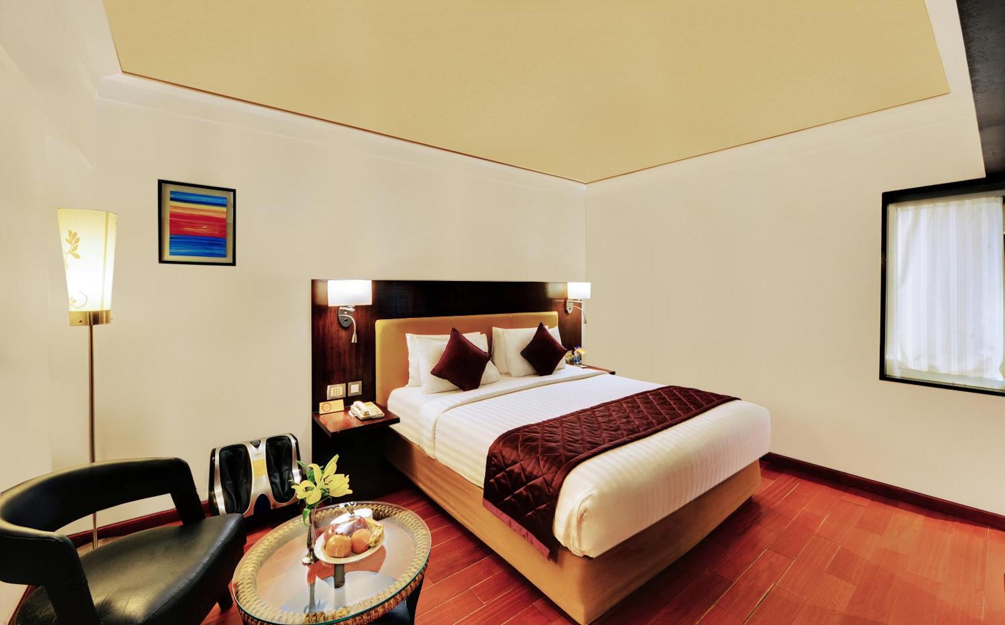 Iris The Business Hotel Bangalore Bagian luar foto