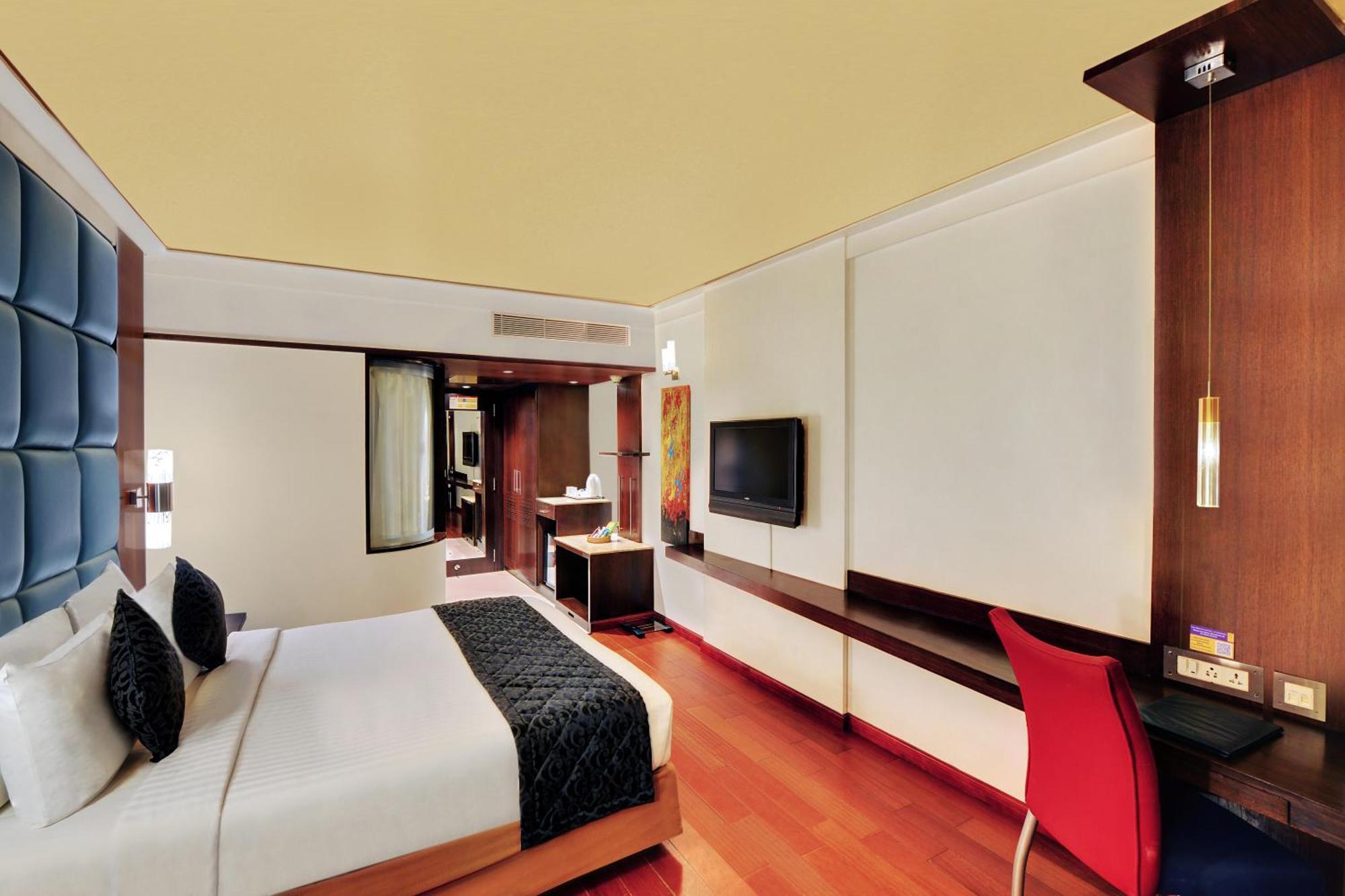 Iris The Business Hotel Bangalore Bagian luar foto