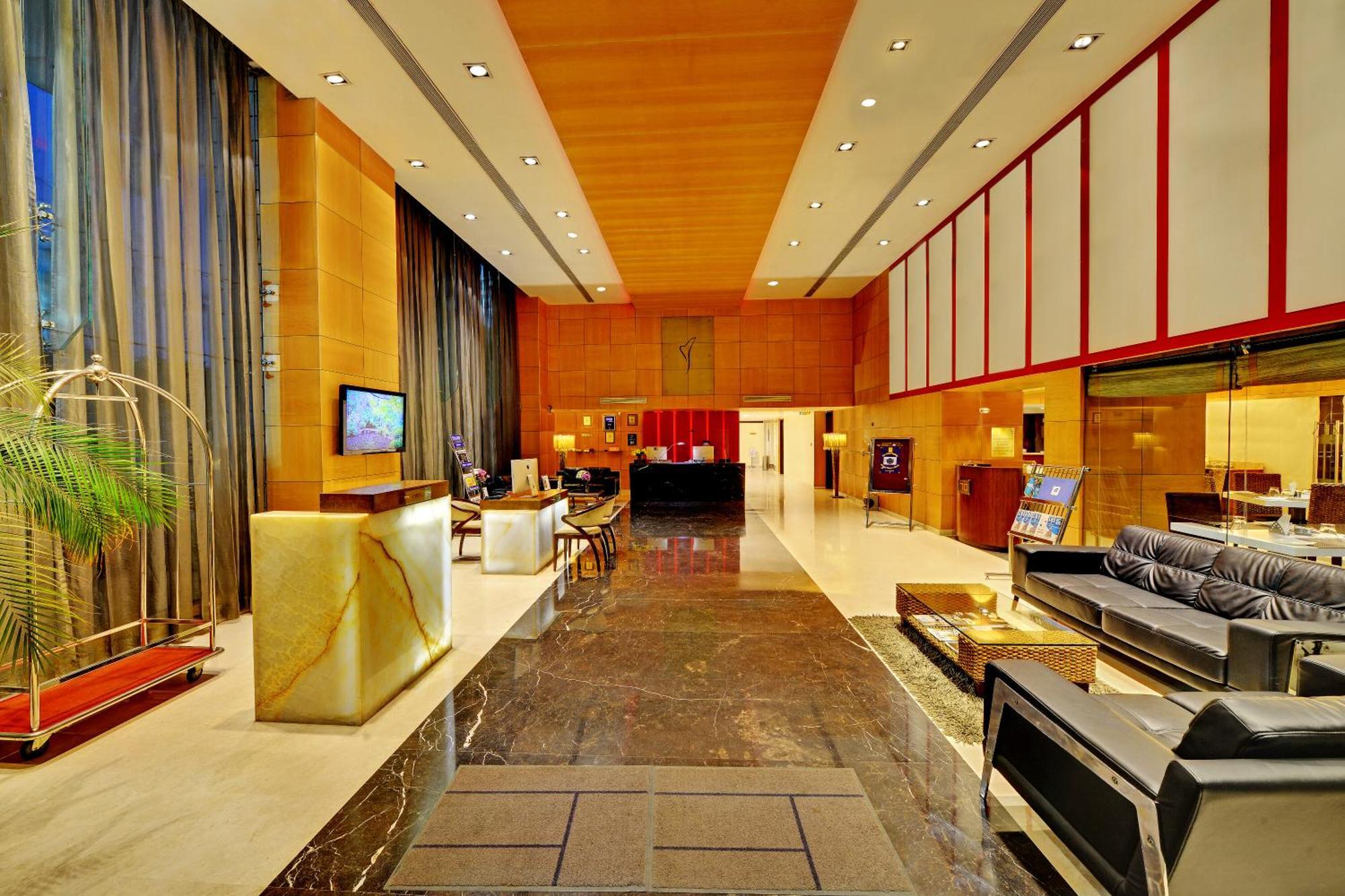 Iris The Business Hotel Bangalore Bagian luar foto