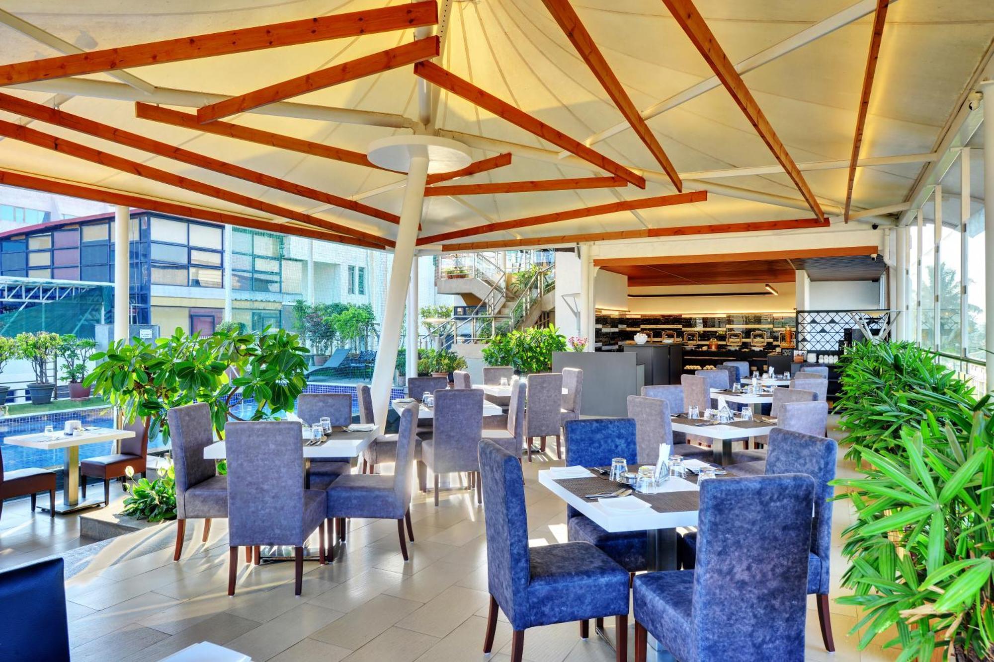 Iris The Business Hotel Bangalore Bagian luar foto