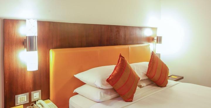 Iris The Business Hotel Bangalore Bagian luar foto
