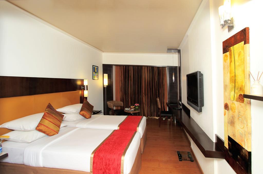 Iris The Business Hotel Bangalore Bagian luar foto