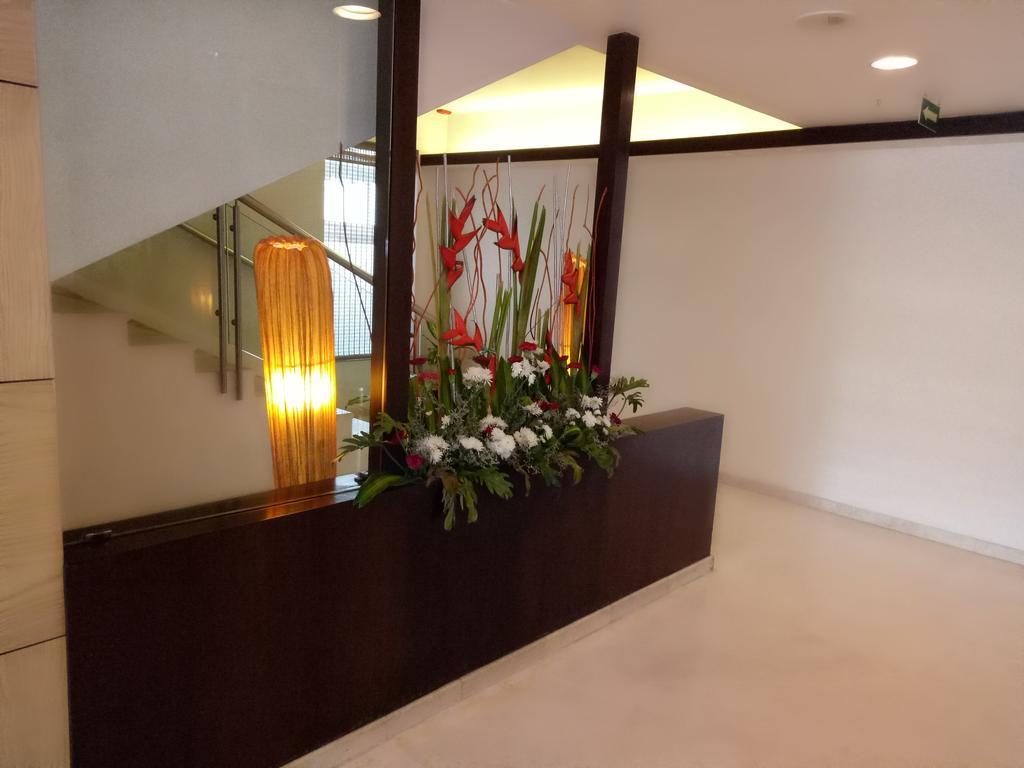 Iris The Business Hotel Bangalore Bagian luar foto
