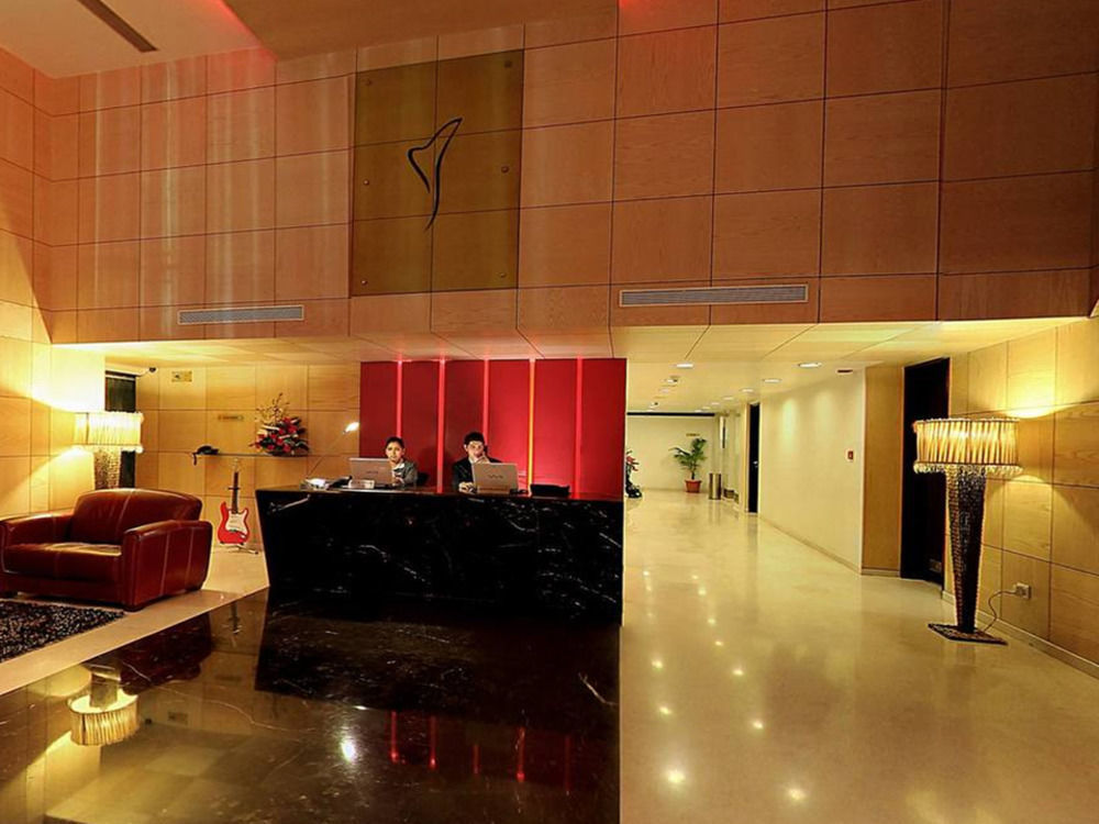 Iris The Business Hotel Bangalore Bagian luar foto