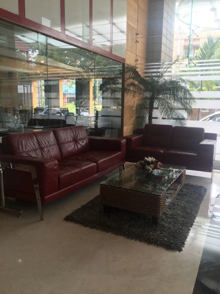 Iris The Business Hotel Bangalore Bagian luar foto