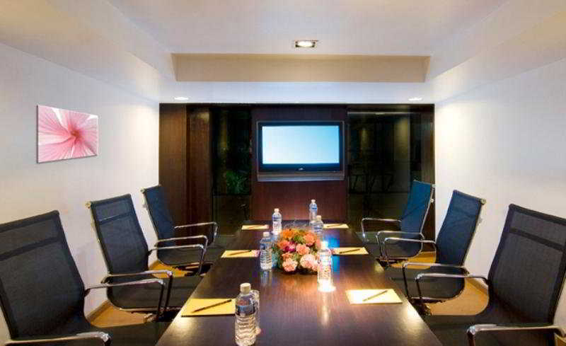 Iris The Business Hotel Bangalore Bagian luar foto